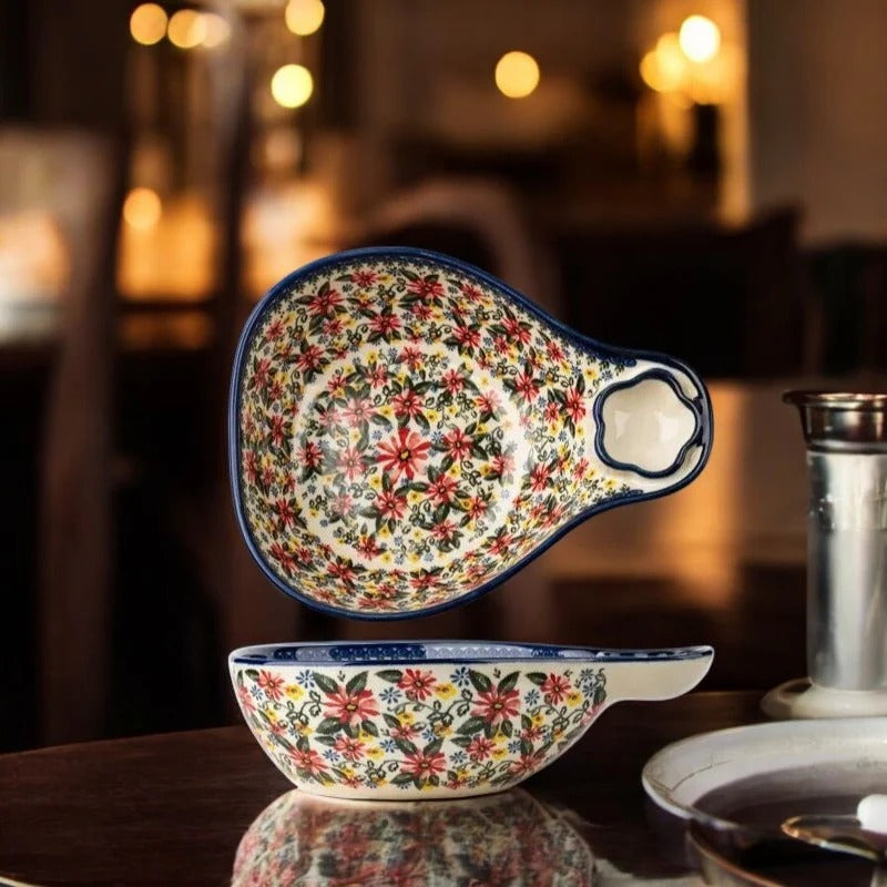 Odriva ceramic bowl with salad and dipping sauce